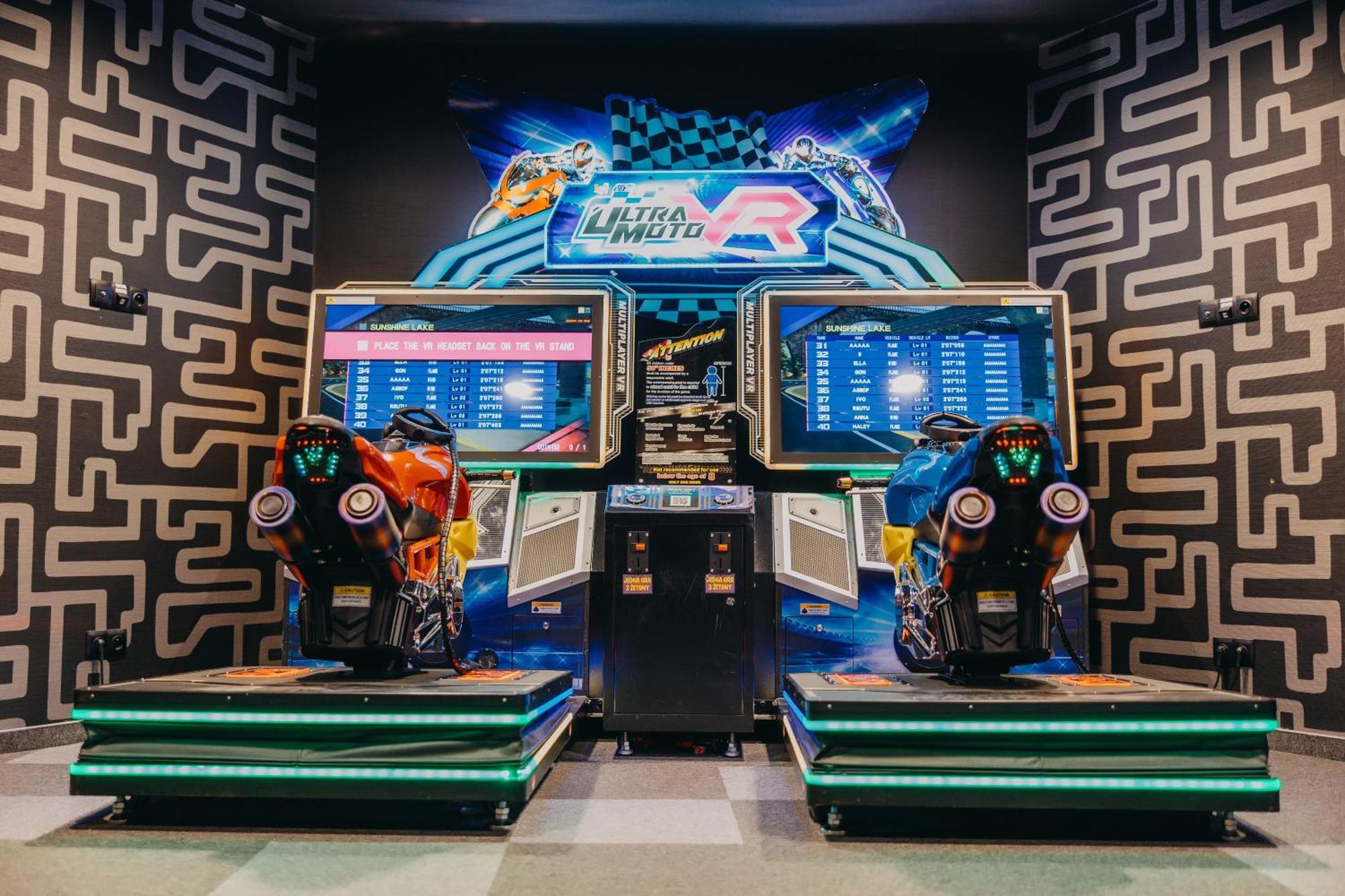 Elements Hotel&Spa Swieradow-Zdroj Exterior photo A SuperBike 3 arcade racing game